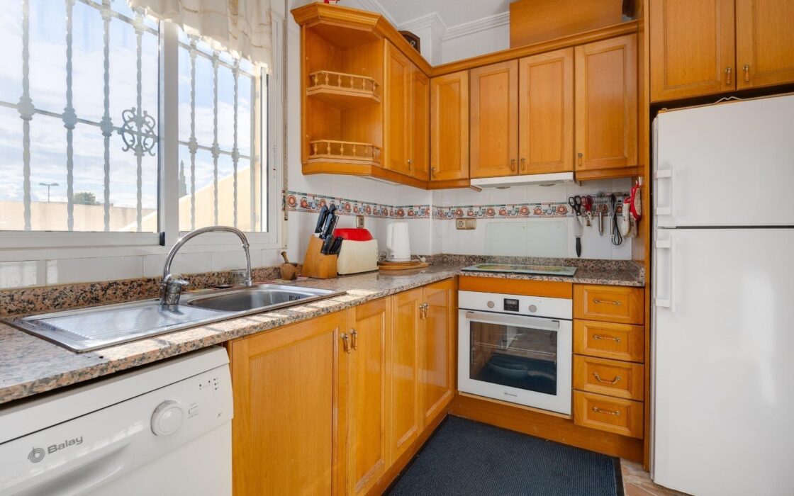 Вилла в Ориуэла Коста 125 кв.м с террасой 3 км до моря