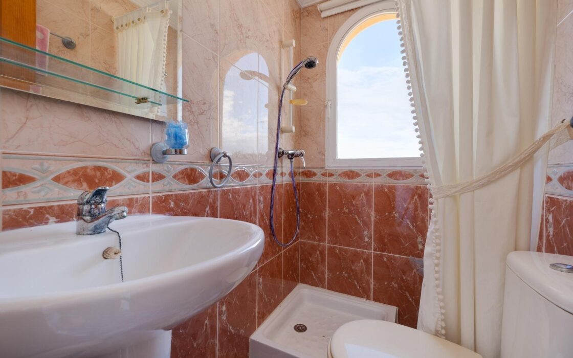 Вилла в Ориуэла Коста 125 кв.м с террасой 3 км до моря