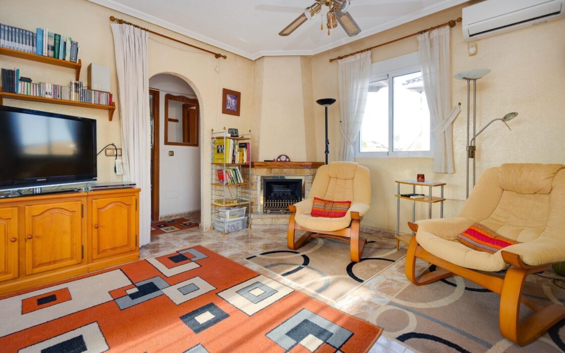 Вилла в Ориуэла Коста 125 кв.м с террасой 3 км до моря