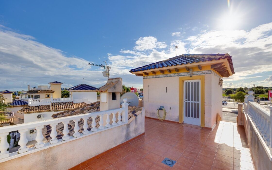 Вилла в Ориуэла Коста 125 кв.м с террасой 3 км до моря