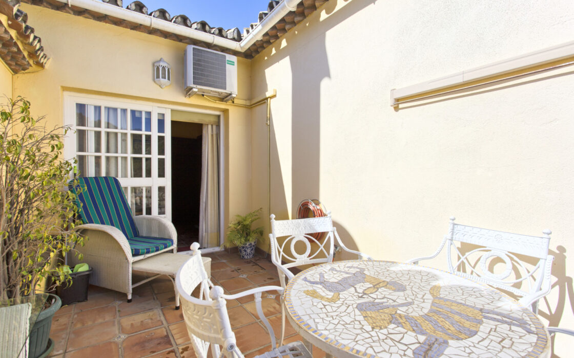 Таунхаус з терасою в Бенаавис 113 кв.м на Коста-дель-Соль