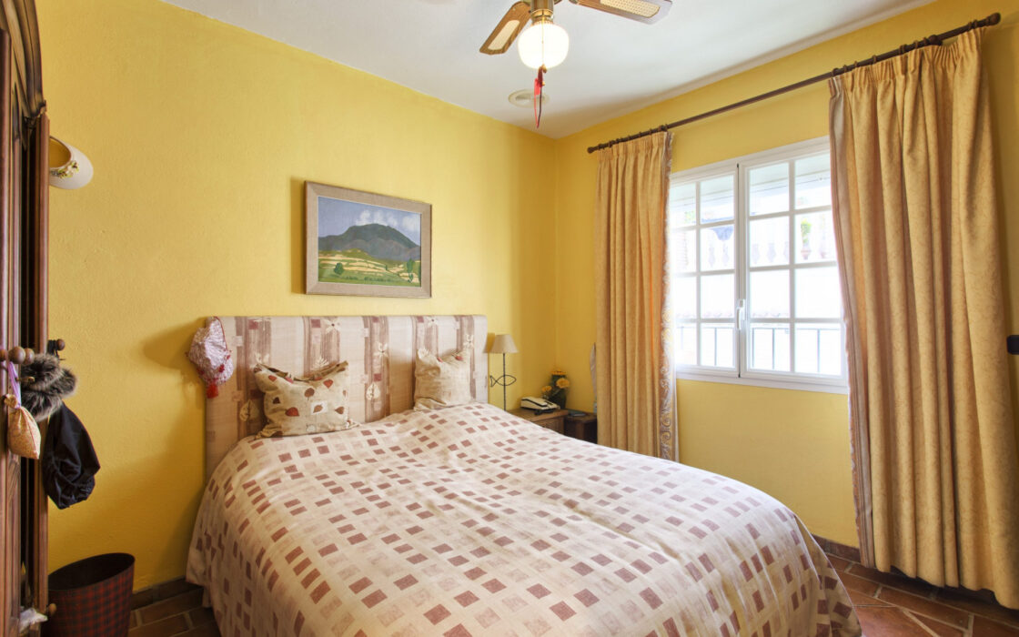 Таунхаус з терасою в Бенаавис 113 кв.м на Коста-дель-Соль