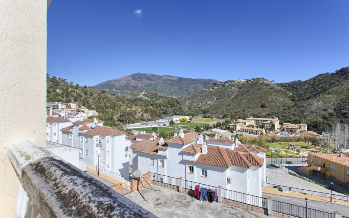 Таунхаус з терасою в Бенаавис 113 кв.м на Коста-дель-Соль