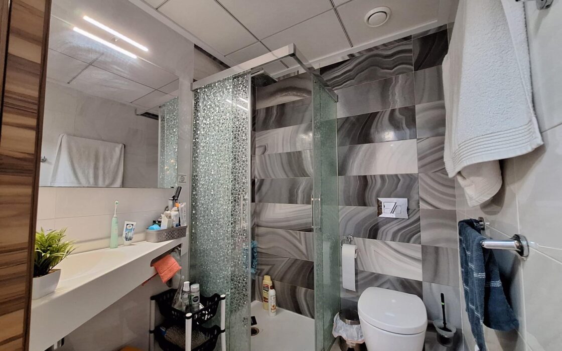 Дуплекс в Ориуэла Коста 197.98 кв.м с террасой у моря