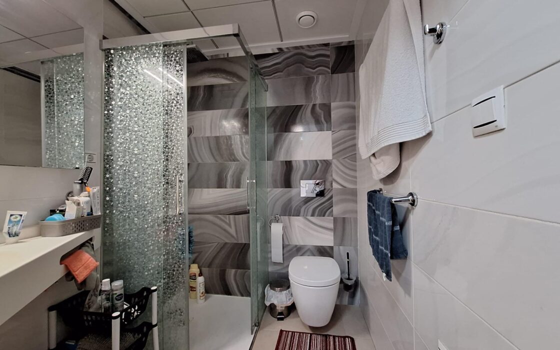 Дуплекс в Ориуэла Коста 197.98 кв.м с террасой у моря