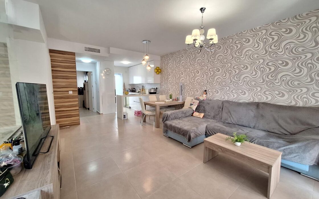 Дуплекс в Ориуэла Коста 197.98 кв.м с террасой у моря