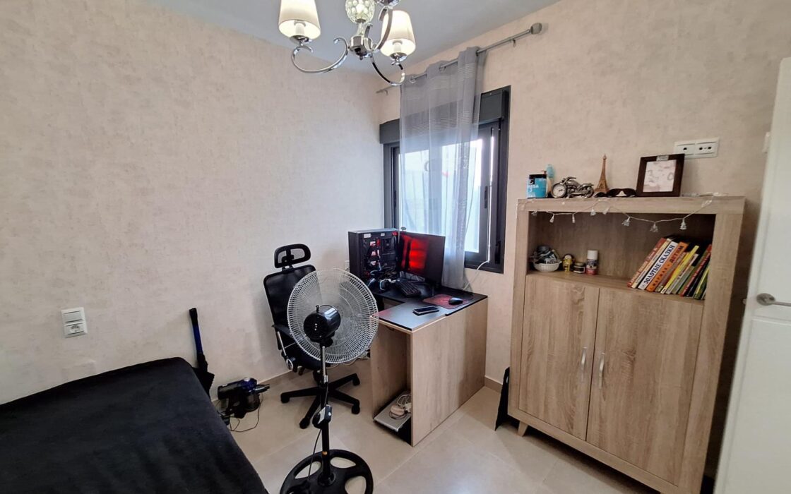 Дуплекс в Ориуэла Коста 197.98 кв.м с террасой у моря