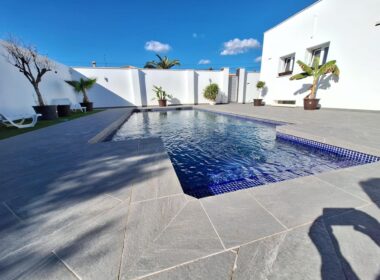 Эксклюзивное шале в Рохалес, 155 кв.м с бассейном