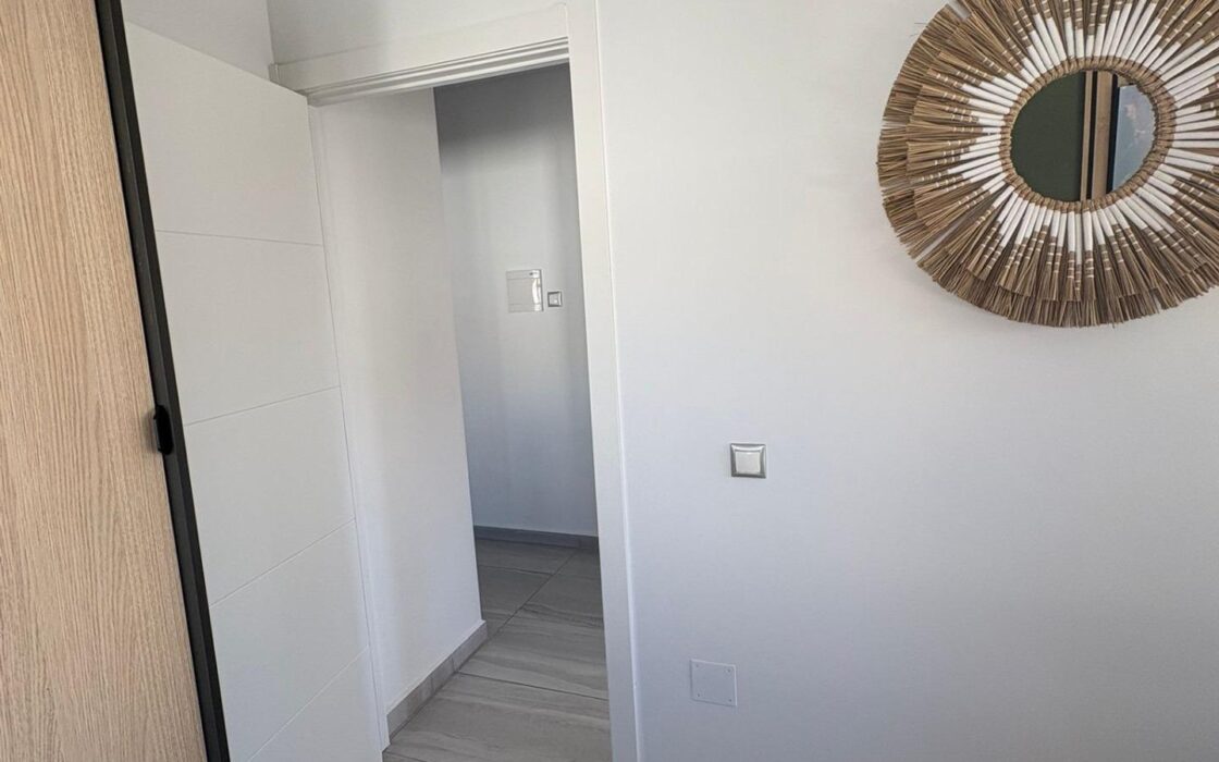 Эксклюзивное шале в Рохалес, 155 кв.м с бассейном