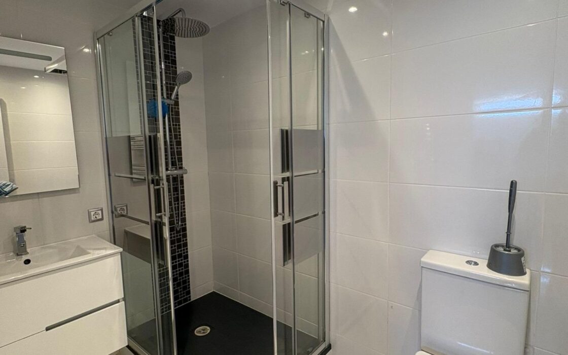 Эксклюзивное шале в Рохалес, 155 кв.м с бассейном