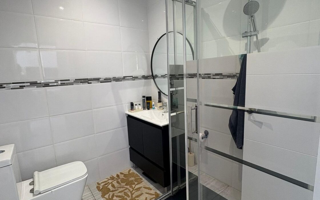 Эксклюзивное шале в Рохалес, 155 кв.м с бассейном