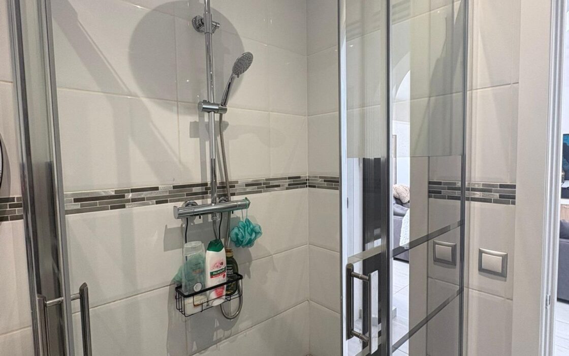 Эксклюзивное шале в Рохалес, 155 кв.м с бассейном