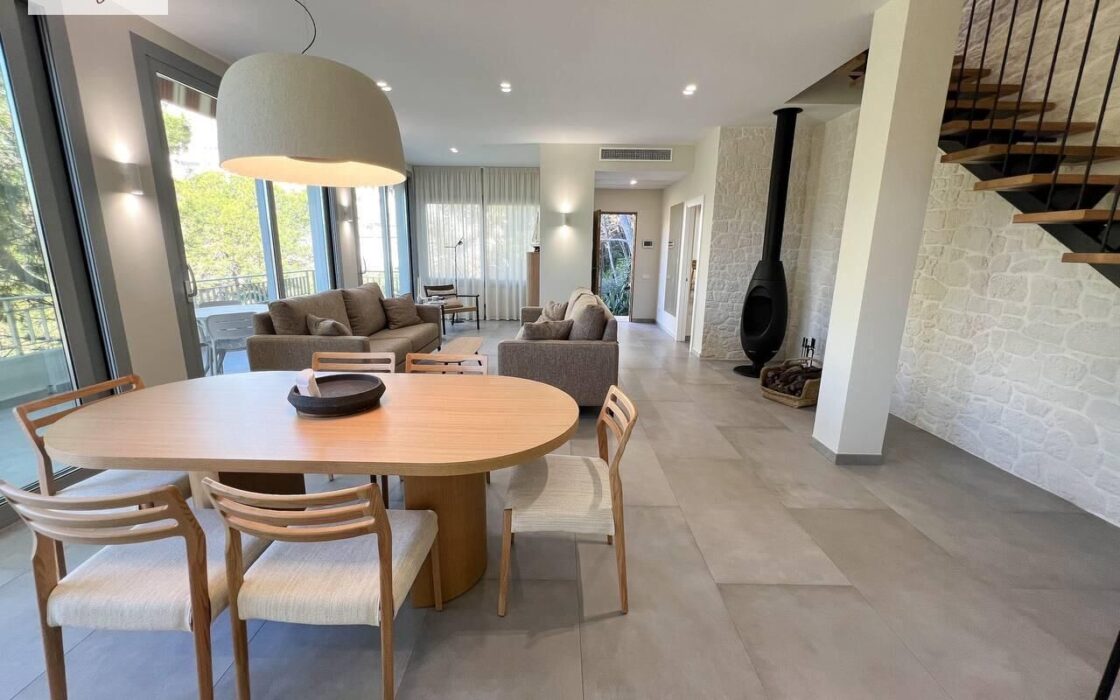 Будинок преміум-класу в Кульері з терасами біля моря 333,7 кв.м