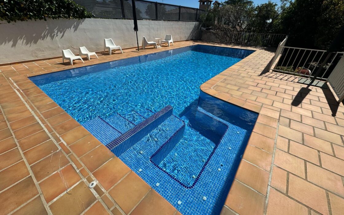 Роскошная вилла 400 кв.м в Рибарроха-дель-Тури с бассейном