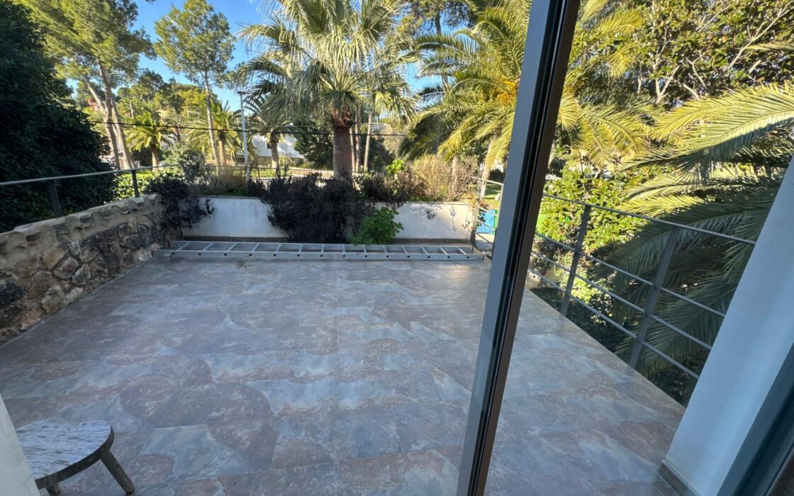 Роскошная вилла 400 кв.м в Рибарроха-дель-Тури с бассейном