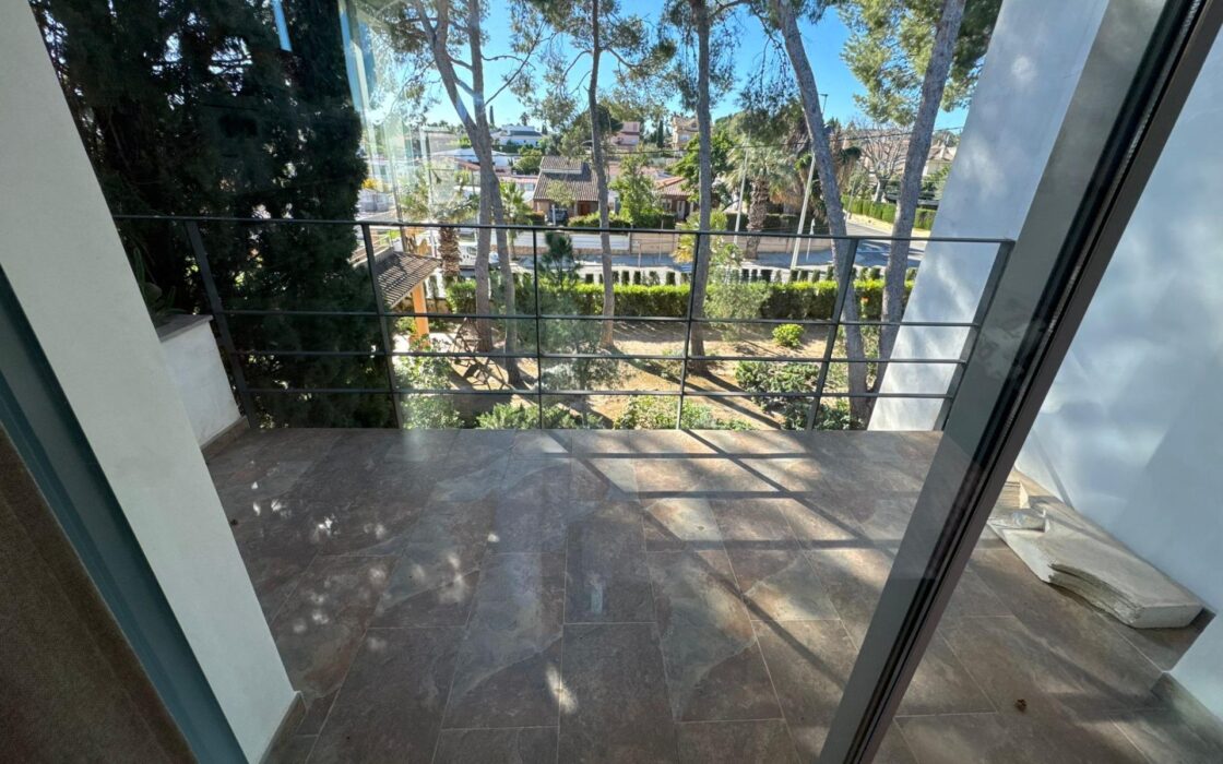 Роскошная вилла 400 кв.м в Рибарроха-дель-Тури с бассейном