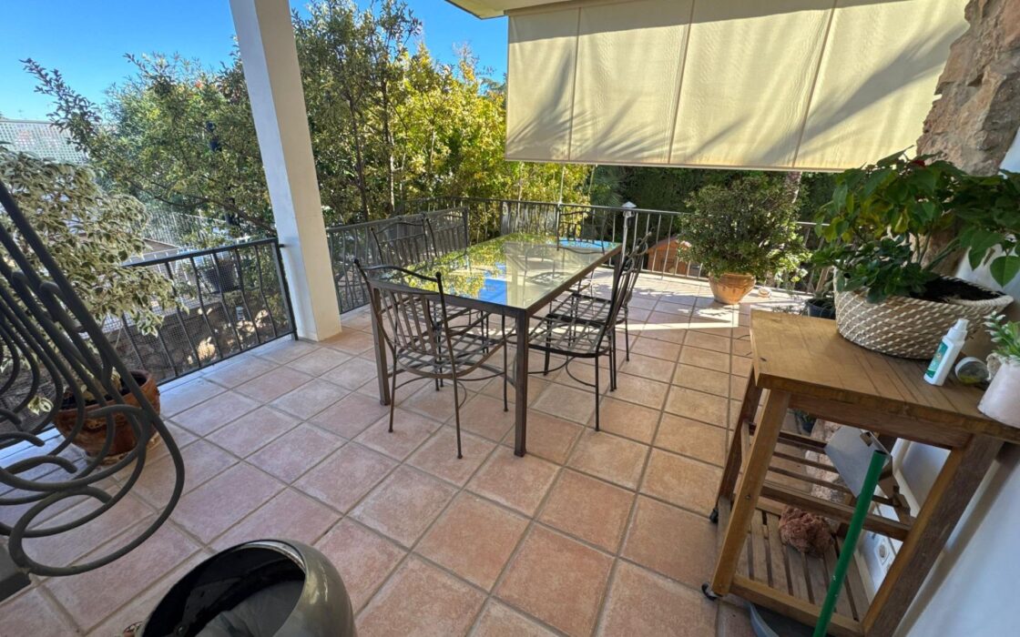 Роскошная вилла 400 кв.м в Рибарроха-дель-Тури с бассейном