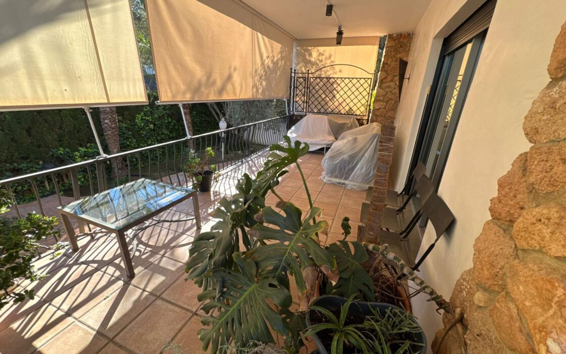 Роскошная вилла 400 кв.м в Рибарроха-дель-Тури с бассейном