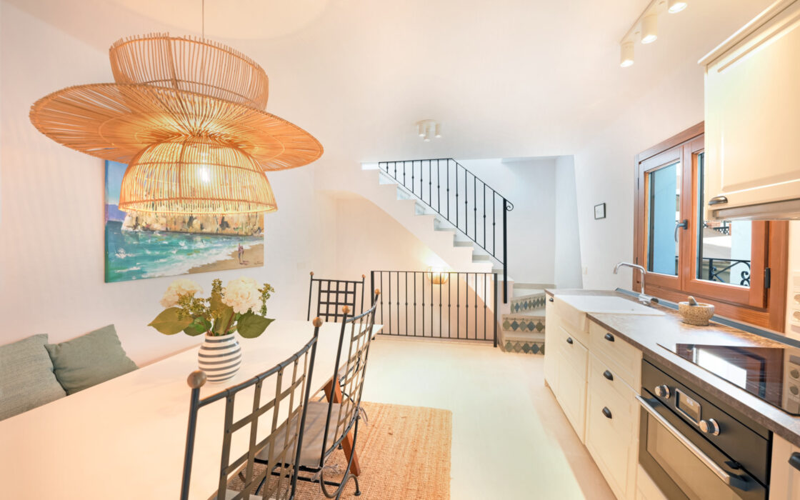 Отремонтированный таунхаус у пляжа в Калета-де-Велес 95 кв.м