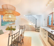 Отремонтированный таунхаус у пляжа в Калета-де-Велес 95 кв.м