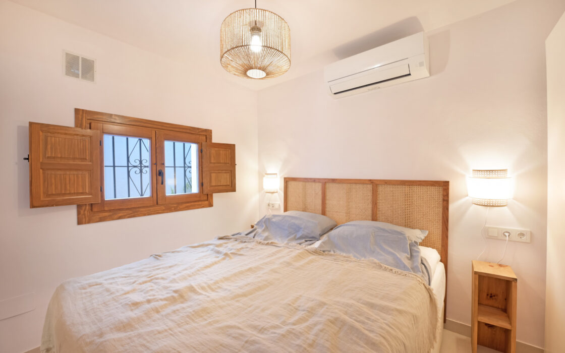 Отремонтированный таунхаус у пляжа в Калета-де-Велес 95 кв.м