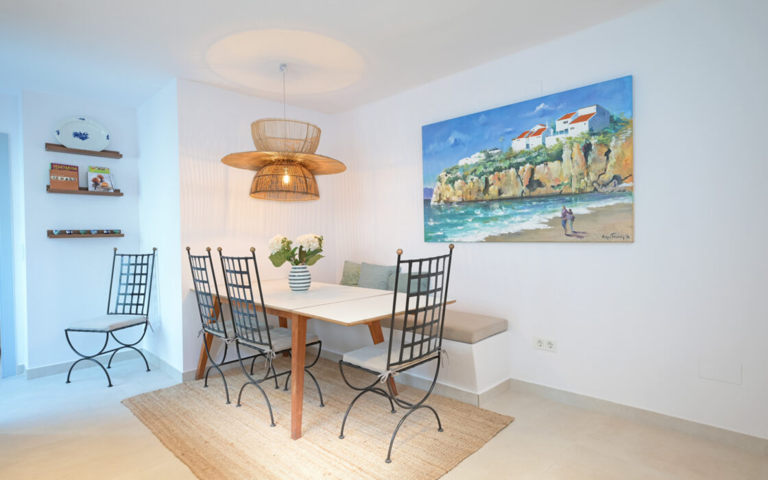 Отремонтированный таунхаус у пляжа в Калета-де-Велес 95 кв.м