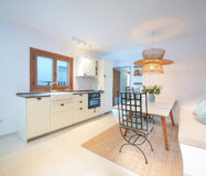 Отремонтированный таунхаус у пляжа в Калета-де-Велес 95 кв.м