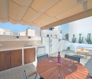 Отремонтированный таунхаус у пляжа в Калета-де-Велес 95 кв.м