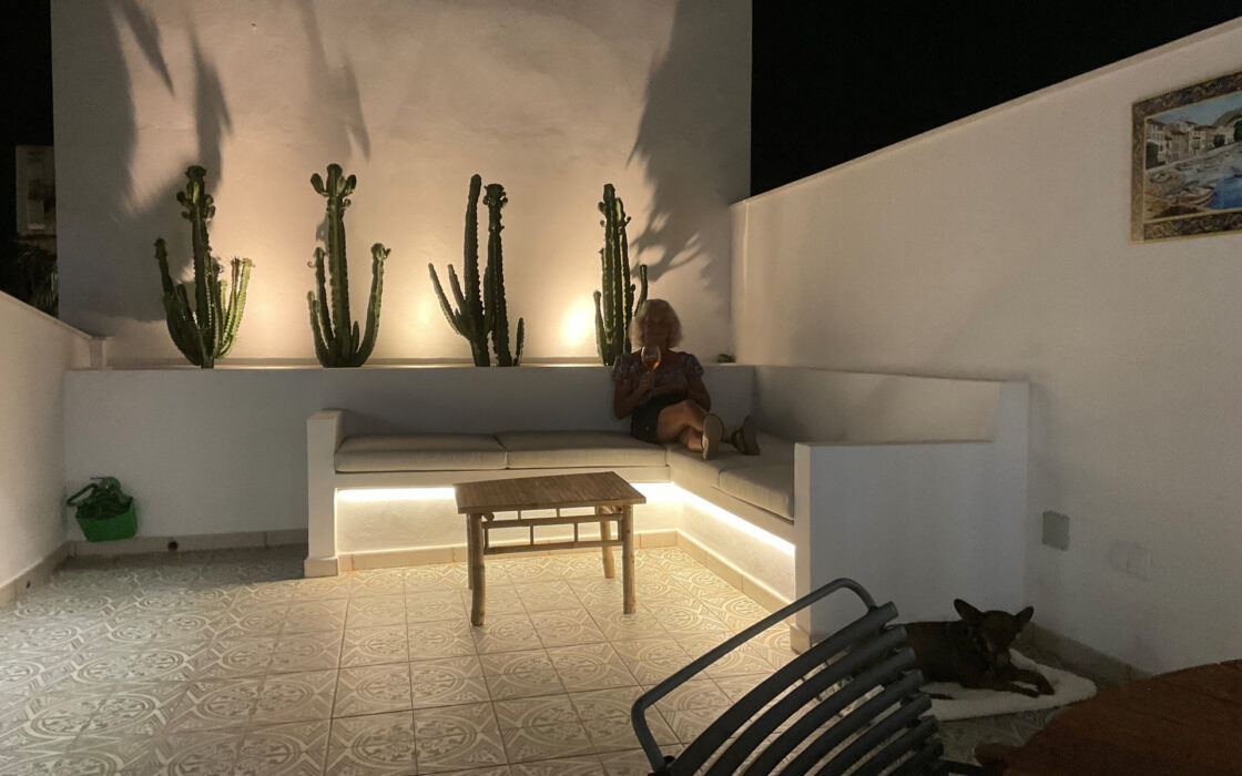 Отремонтированный таунхаус у пляжа в Калета-де-Велес 95 кв.м