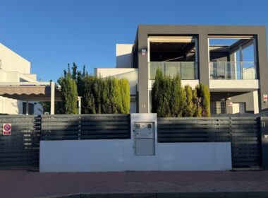 Дом в Торревьехе 99 кв.м с 3 спальнями у моря