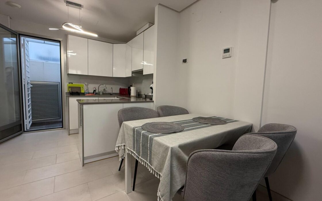 Дом в Торревьехе 99 кв.м с 3 спальнями у моря