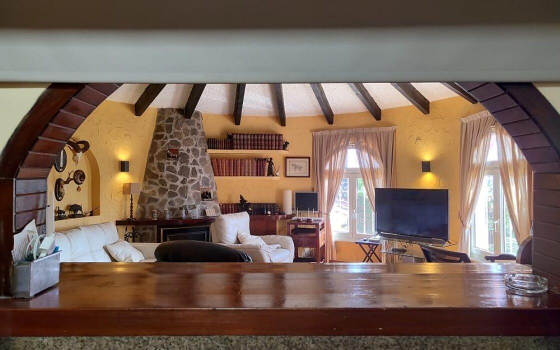 Чарівний будинок у Кальпі з 3 спальнями біля пляжу