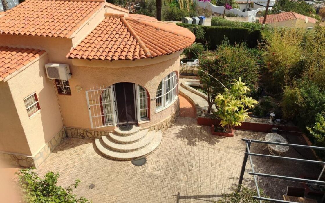 Чарівний будинок у Кальпі з 3 спальнями біля пляжу