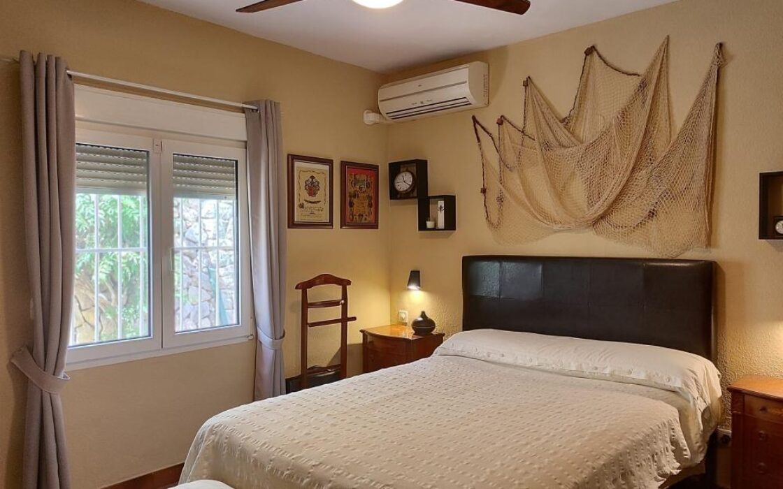 Чарівний будинок у Кальпі з 3 спальнями біля пляжу