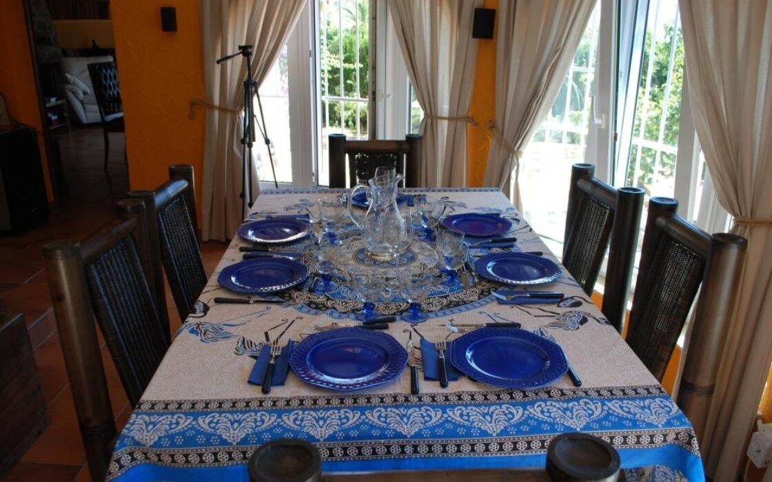 Чарівний будинок у Кальпі з 3 спальнями біля пляжу