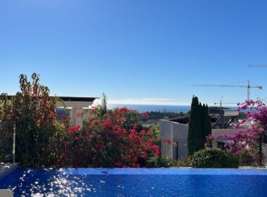 Современная вилла с видом на море в Финестрате 140 кв.м