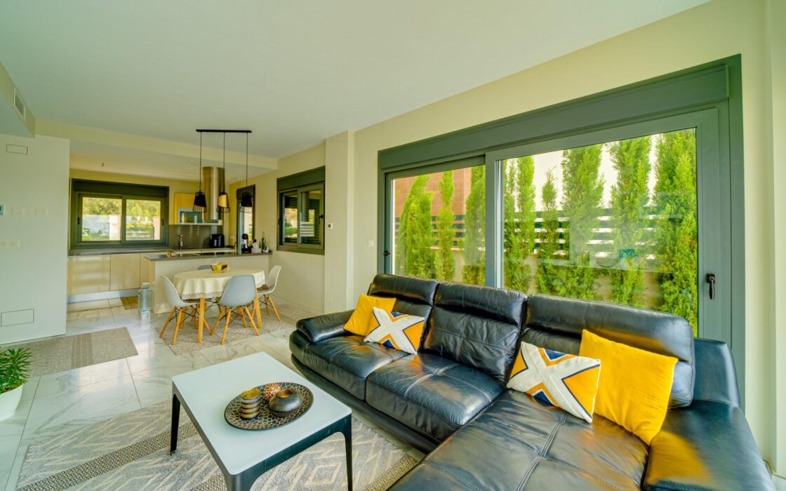 Современная вилла с видом на море в Финестрате 140 кв.м