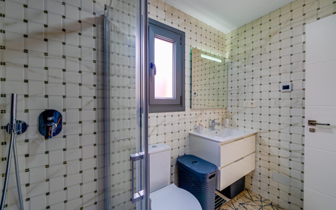 Современная вилла с видом на море в Финестрате 140 кв.м