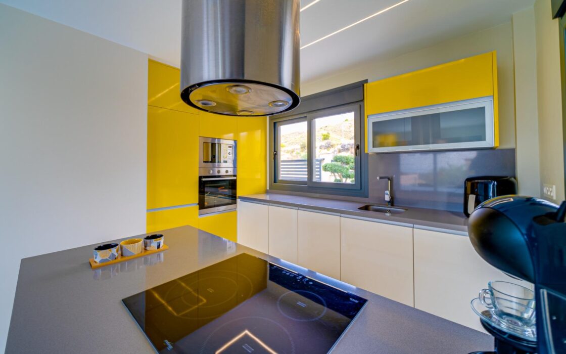 Современная вилла с видом на море в Финестрате 140 кв.м