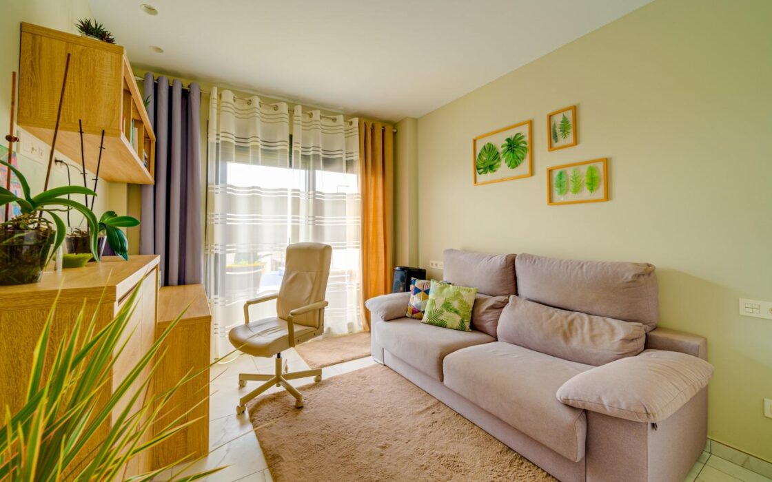 Современная вилла с видом на море в Финестрате 140 кв.м