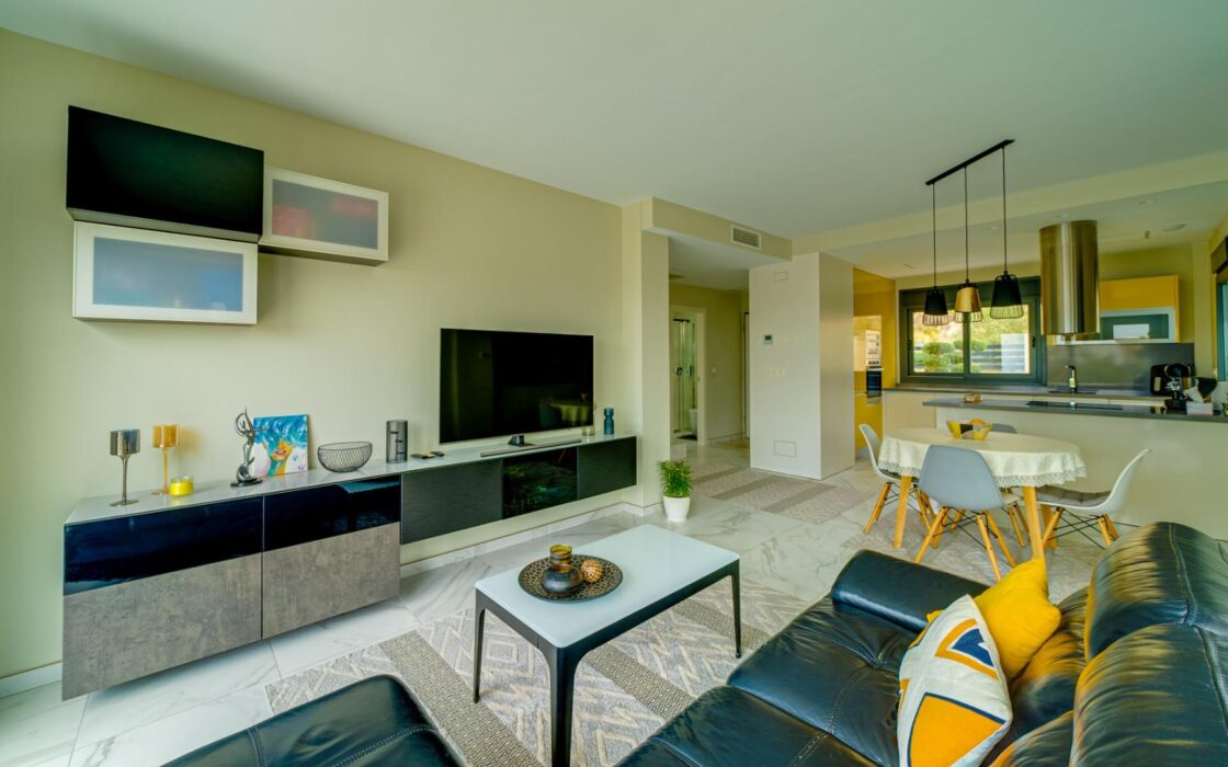 Современная вилла с видом на море в Финестрате 140 кв.м