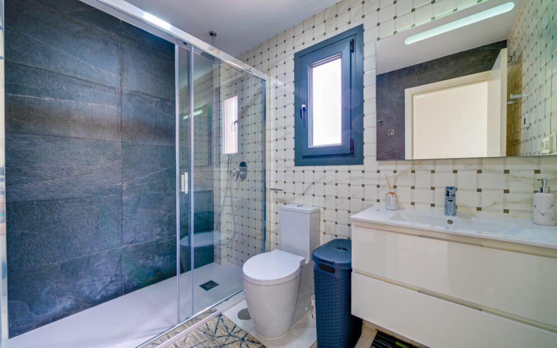 Современная вилла с видом на море в Финестрате 140 кв.м