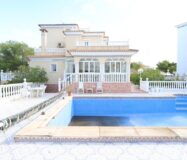 Дом в Ориуэла Коста 308 кв.м с бассейном и террасой