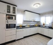 Дом в Ориуэла Коста 308 кв.м с бассейном и террасой