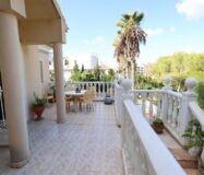 Дом в Ориуэла Коста 308 кв.м с бассейном и террасой