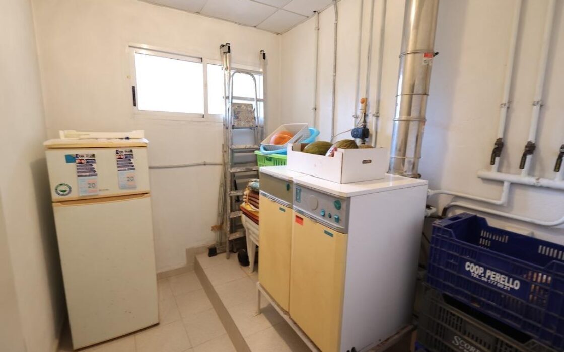 Дом в Ориуэла Коста 308 кв.м с бассейном и террасой