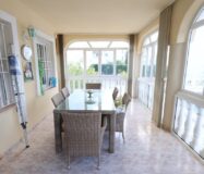 Дом в Ориуэла Коста 308 кв.м с бассейном и террасой