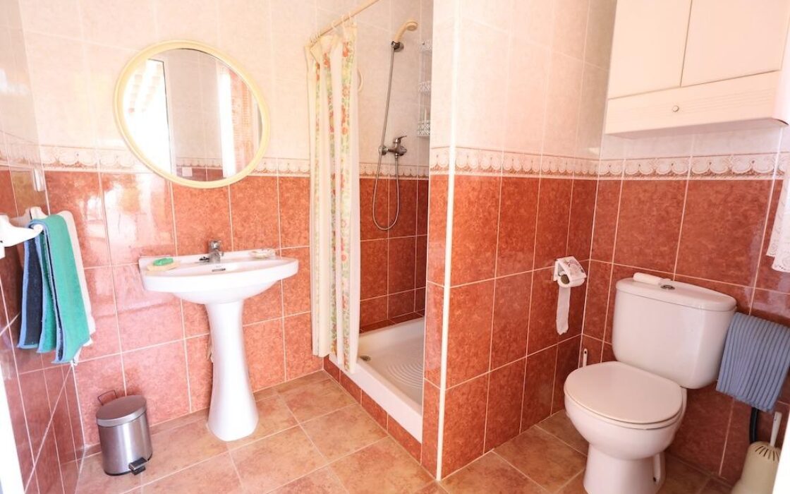 Дом в Ориуэла Коста 308 кв.м с бассейном и террасой