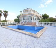 Дом в Ориуэла Коста 308 кв.м с бассейном и террасой