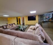 Вилла в Торревьехе 239 кв.м с террасой и общим бассейном